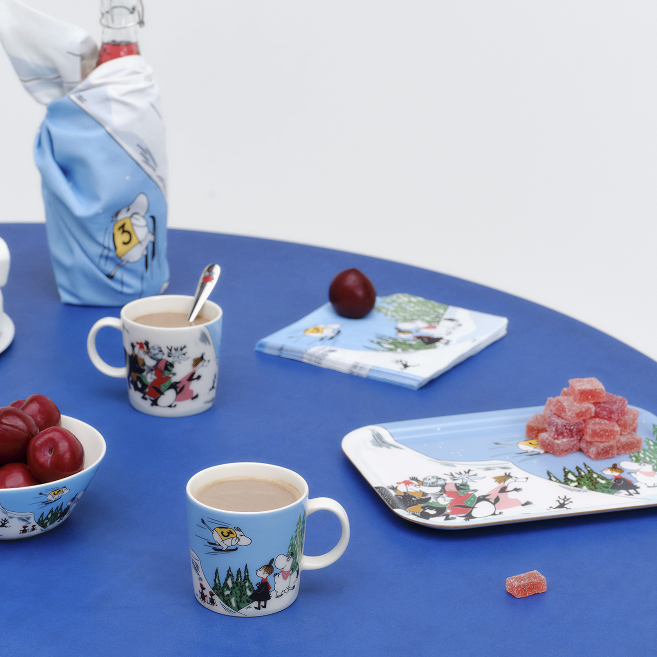 1074668_Moomin_paper_napkin_ski_jumping_3.jpg