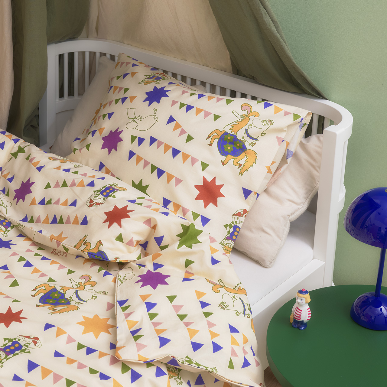 1074756_Moomin_bedset_120x160_Circus_GOTS_2.jpg