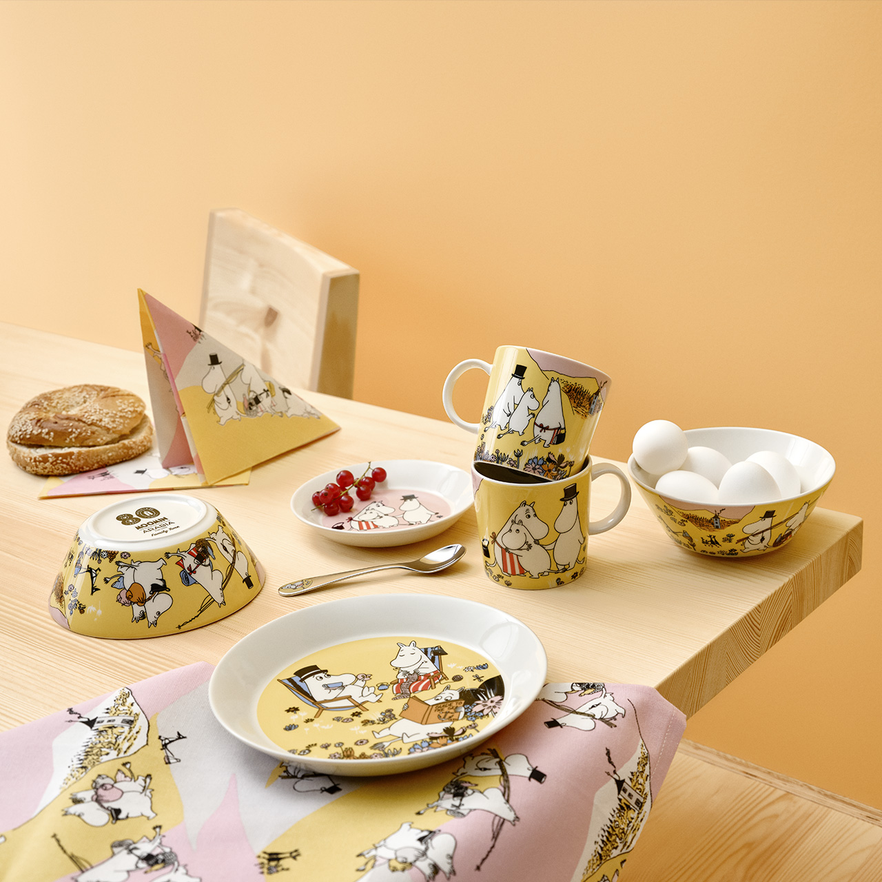 1076287_Moomin_mug_0,3L_Family_Time_4.jpg