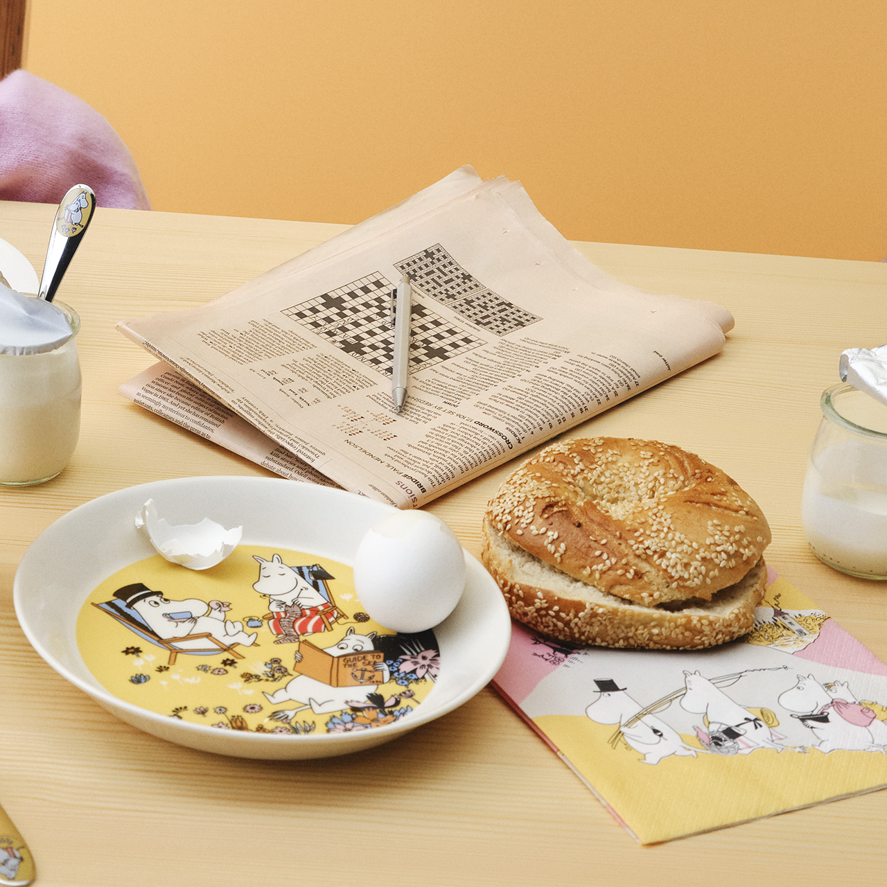 1076296_Moomin_paper_napkin_33cm_Family_Time_3.jpg