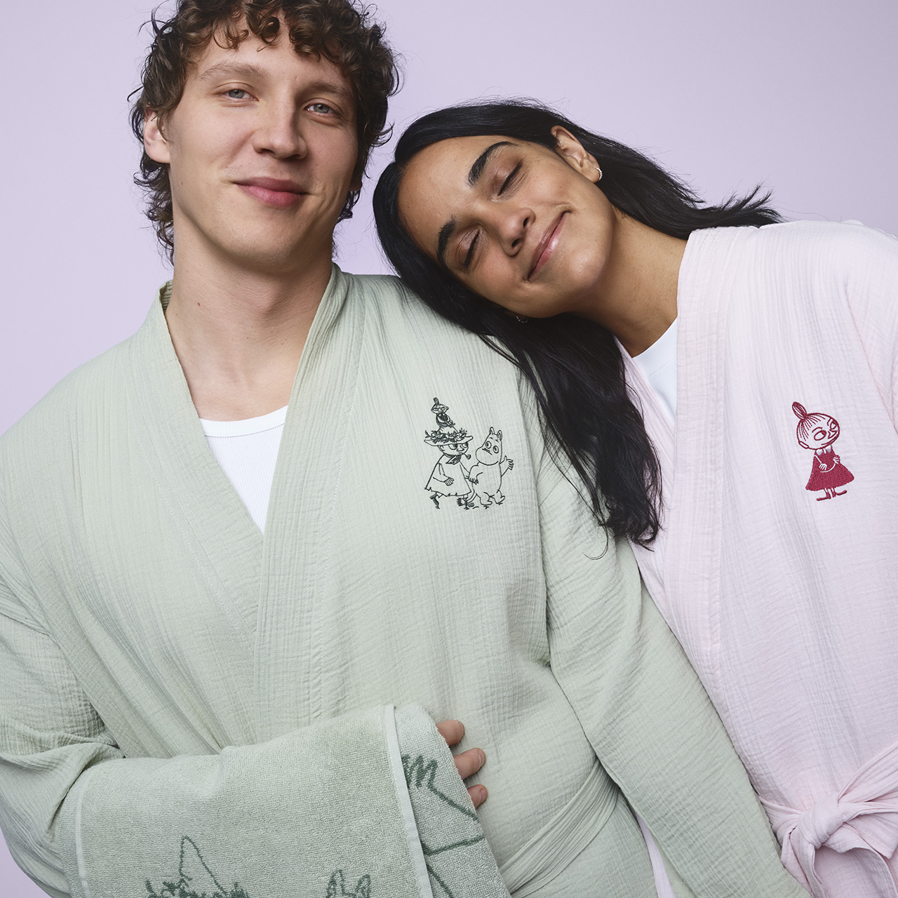 1077716_Moomin_muslin_bathrobe_L_XL_green_GOTS_2.jpg