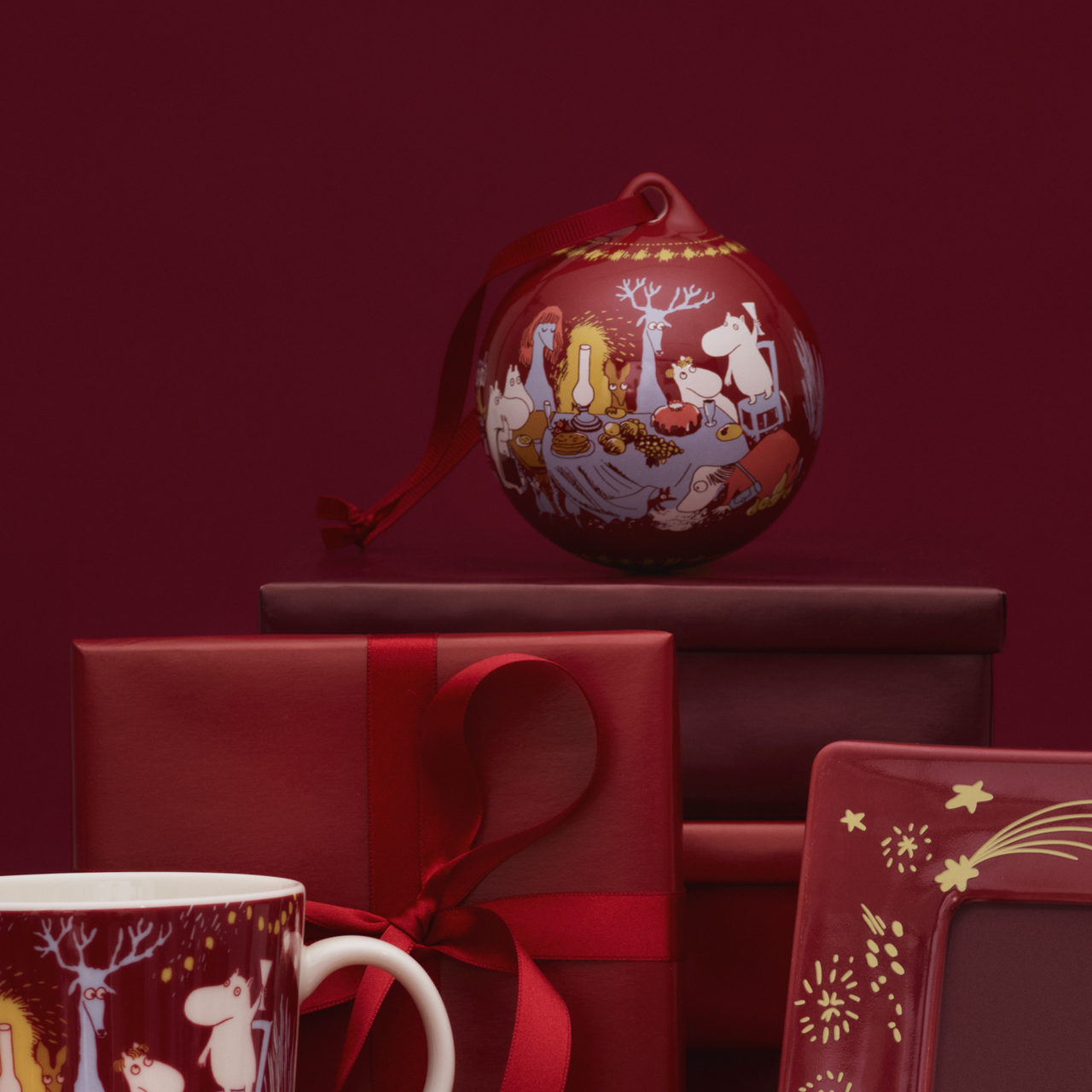 1079552_Moomin_annual_bauble_80mm_2025_lifestyle_4.jpg