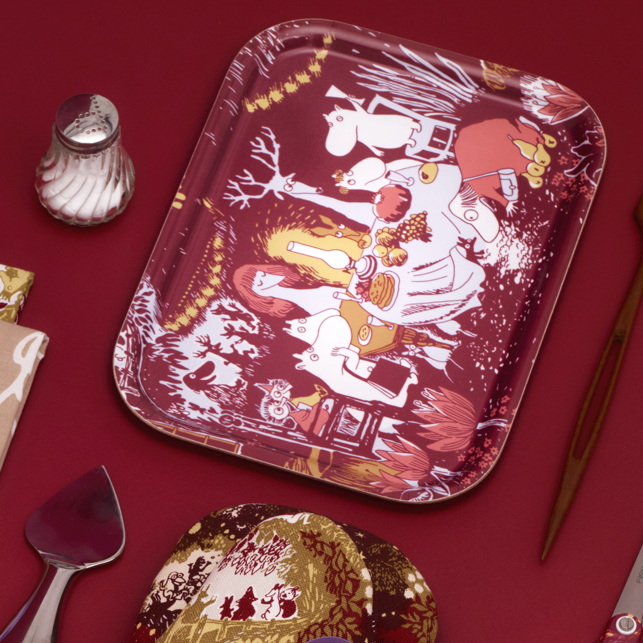 1079555_Moomin_tray_27x20cm_Festive_Moments_lifestyle_2.jpg