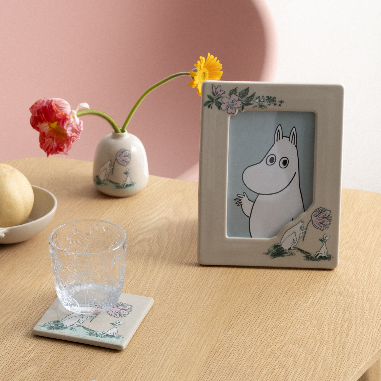 1082532_Moomin vase 83mm Wildflower recir_lifestyle.jpg