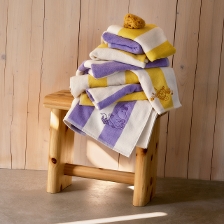 1069871_Moomin_moomin_hand_towel_50x70cm_Snorkmaiden_purple_stripe_2.jpg