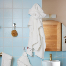 1069906_Moomin_moomin-bath-poncho-Moomintroll_02.jpg