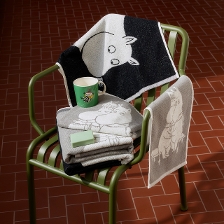 1075826_Moomin_towel_30x50_Moomintroll_Bonfire_grey_2.jpg
