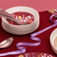 1079548_Moomin_plate_19cm_Festive Moments_lifestyle_3.jpg