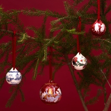 1079553_Moomin_annual_bauble_50mm_3pcs_lifestyle_4.jpg