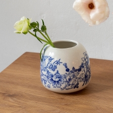 _1079669_ Moomin vase 101x95mm HARU_1_lifestyle.jpg